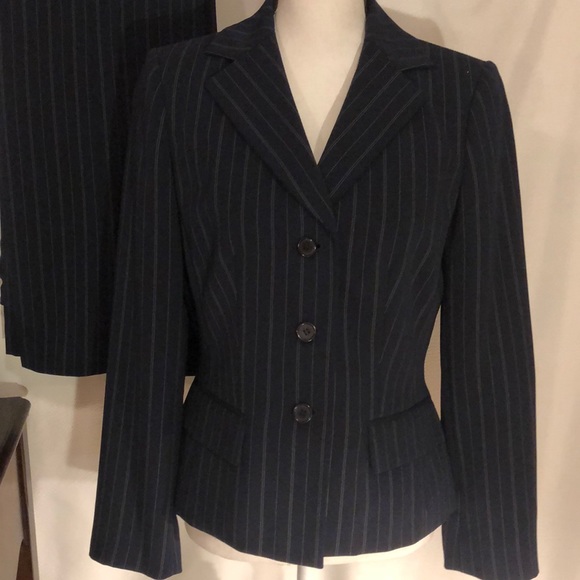 Liz Claiborne Pants - Beautiful Liz Claiborne navy pants suit size 8